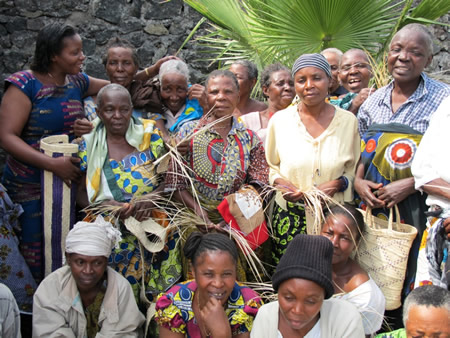 75 women over 50 years old from the town of Goma in North Kivu are working together to improve their lives and those of their grandchildren